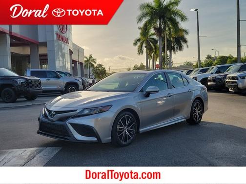 Celestial Silver Metallic 2022 Toyota Camry SE