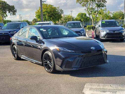 2025 Toyota Camry SE