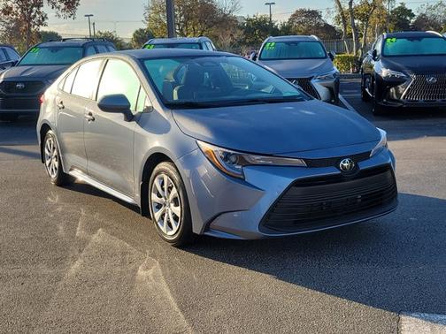 2025 Toyota Corolla LE