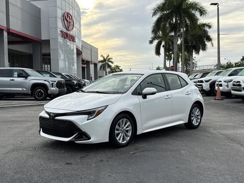 Ice 2023 Toyota Corolla Hatchback SE