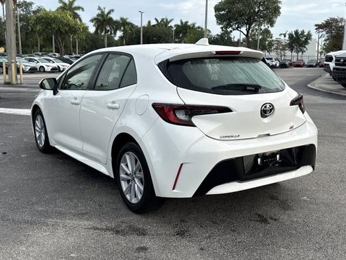 Ice 2023 Toyota Corolla Hatchback SE