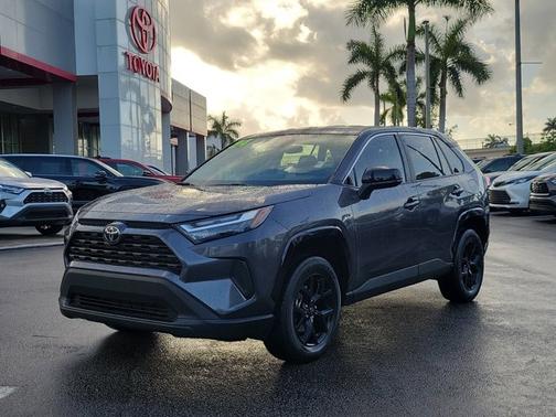 2024 Toyota RAV4 LE
