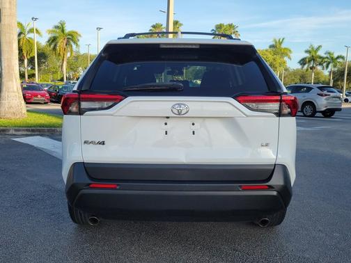 2019 Toyota RAV4 LE