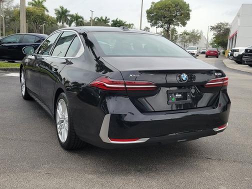 2025 BMW 530 530i xDrive