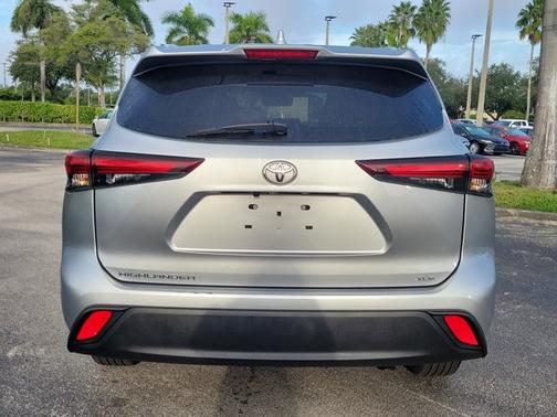 2024 Toyota Highlander XLE