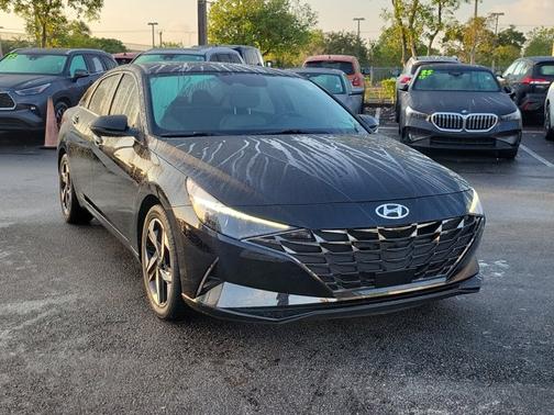 2022 Hyundai ELANTRA Limited