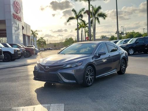 2023 Toyota Camry SE
