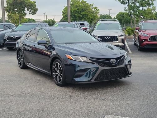2018 Toyota Camry SE