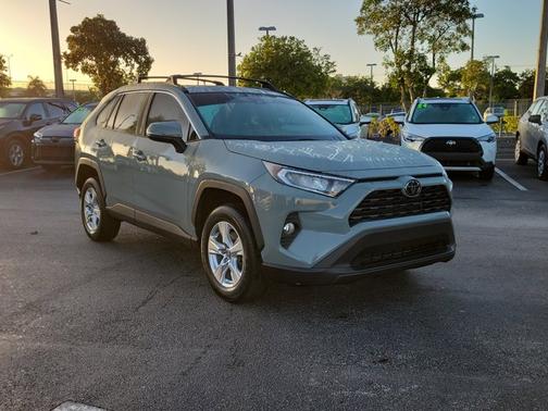 2020 Toyota RAV4 XLE
