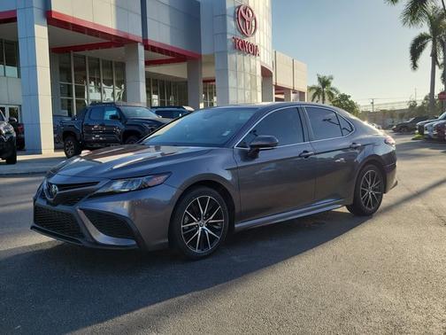 2022 Toyota Camry SE