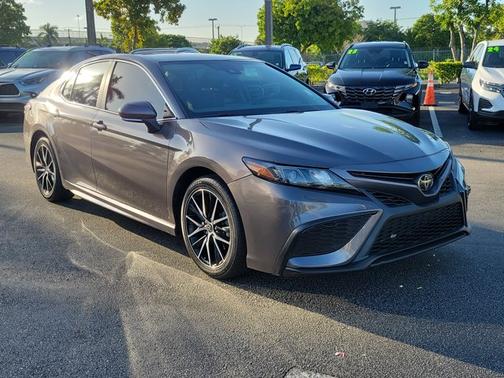 2022 Toyota Camry SE