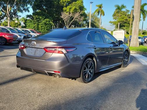 2022 Toyota Camry SE