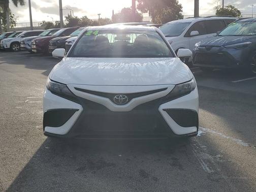 2024 Toyota Camry SE