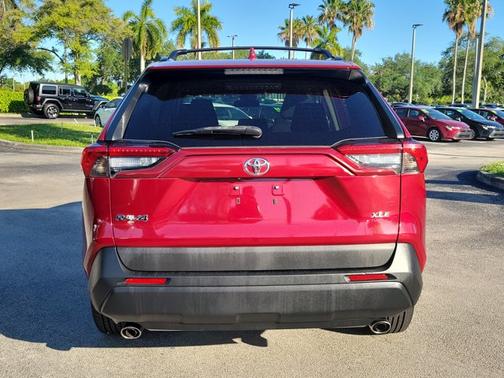 Pearl 2021 Toyota RAV4 XLE