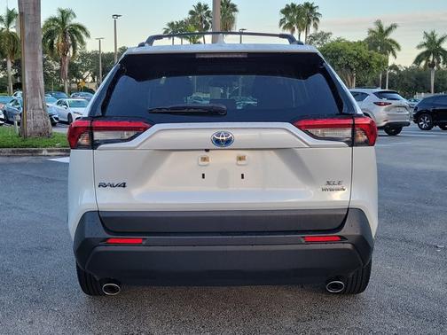 2023 Toyota RAV4 Hybrid XLE Premium