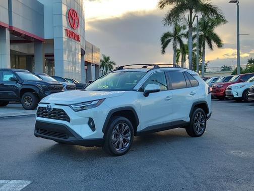 2023 Toyota RAV4 Hybrid XLE Premium