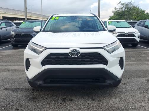 2024 Toyota RAV4 XLE
