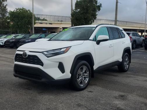 2024 Toyota RAV4 XLE