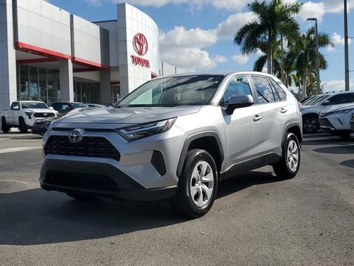 2023 Toyota RAV4 LE