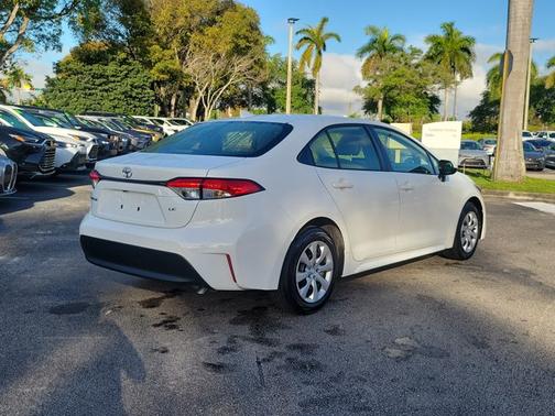 Ice 2023 Toyota Corolla LE