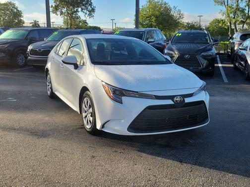 Ice 2023 Toyota Corolla LE