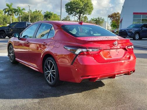 2022 Toyota Camry SE