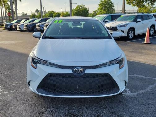 2022 Toyota Corolla LE