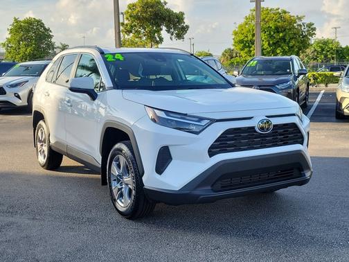 2024 Toyota RAV4 XLE