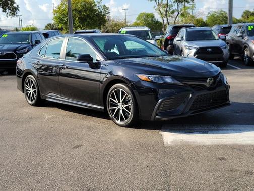 2023 Toyota Camry SE