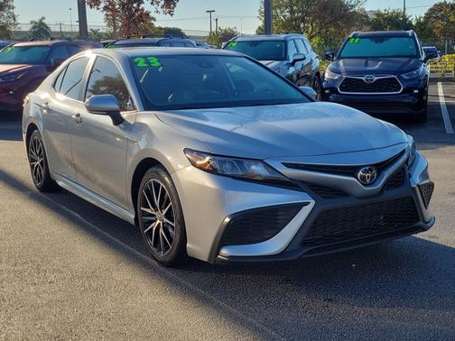 2023 Toyota Camry SE