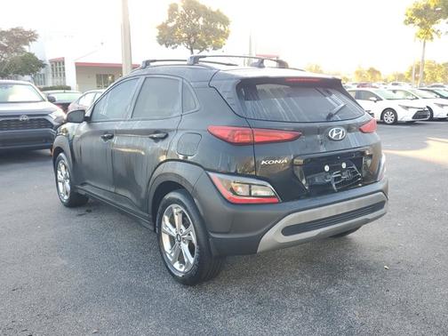 2022 Hyundai KONA SEL