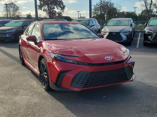 2025 Toyota Camry SE