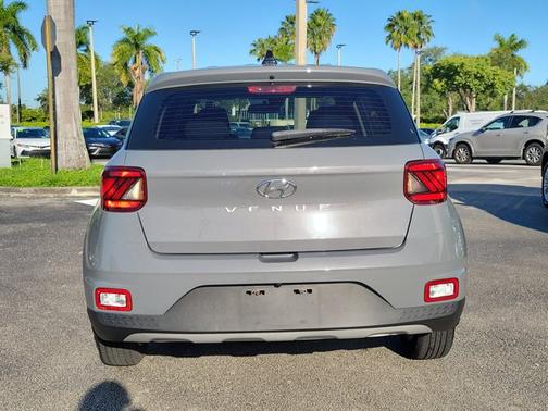 2022 Hyundai VENUE SE