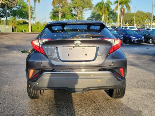 2021 Toyota C-HR XLE
