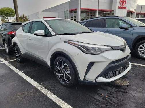 2022 Toyota C-HR XLE