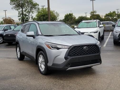 2024 Toyota Corolla Cross LE