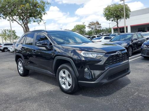 2021 Toyota RAV4 XLE