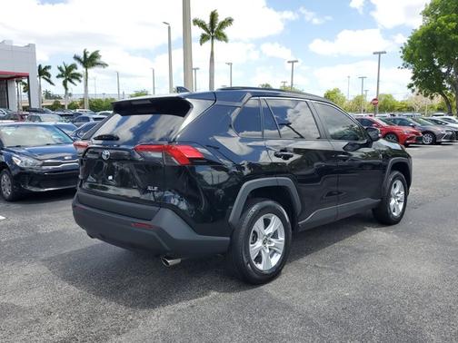 2021 Toyota RAV4 XLE