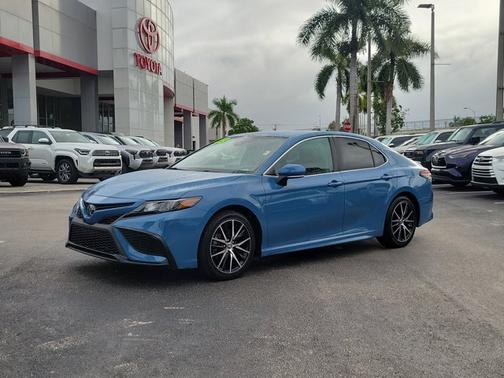 2023 Toyota Camry SE