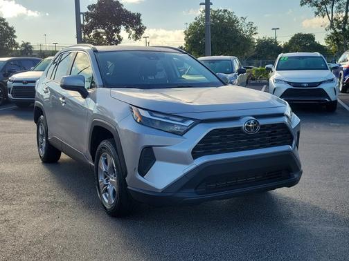 2023 Toyota RAV4 XLE