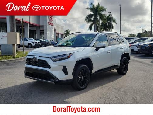 2025 Toyota RAV4 Hybrid SE
