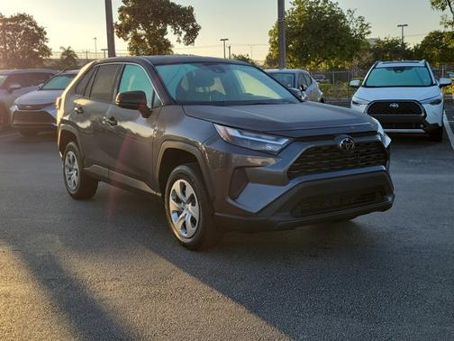 2023 Toyota RAV4 LE