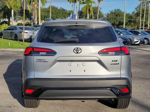 2023 Toyota Corolla Cross Hybrid XSE