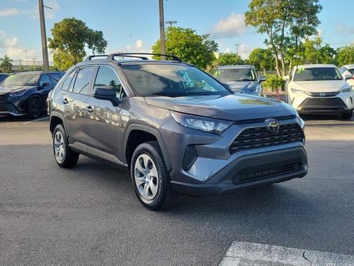 2021 Toyota RAV4 LE