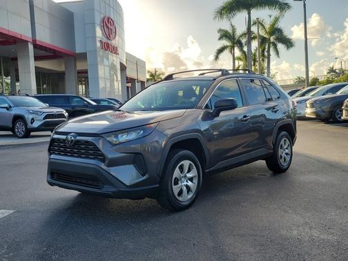 2021 Toyota RAV4 LE