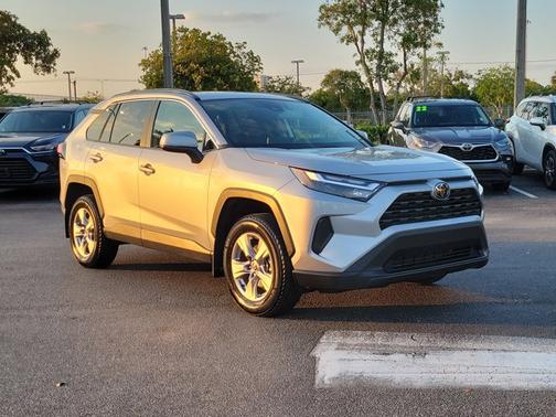 2023 Toyota RAV4 XLE
