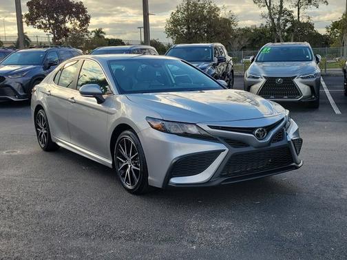 2024 Toyota Camry SE