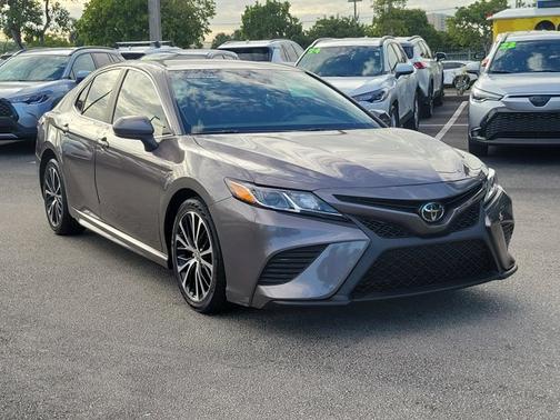 2020 Toyota Camry SE Nightshade
