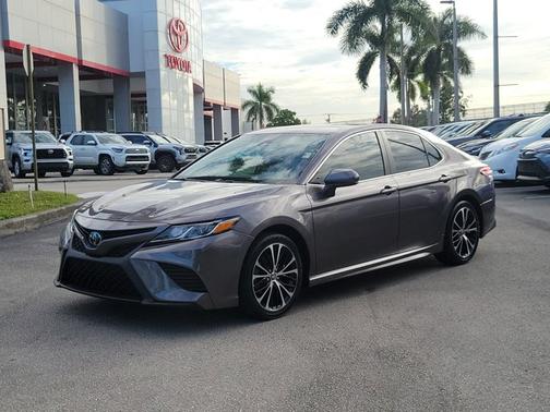 2020 Toyota Camry SE Nightshade