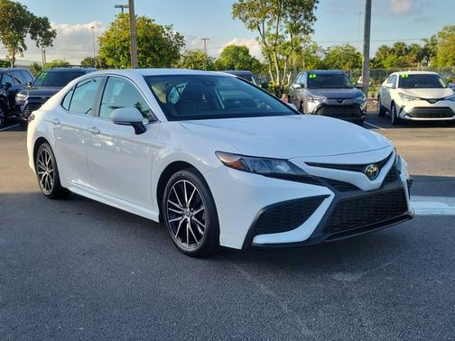 2023 Toyota Camry SE